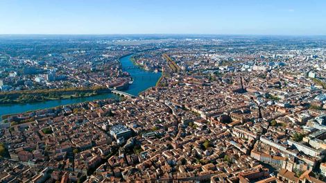 Vue aérienne de Toulouse et ses environs