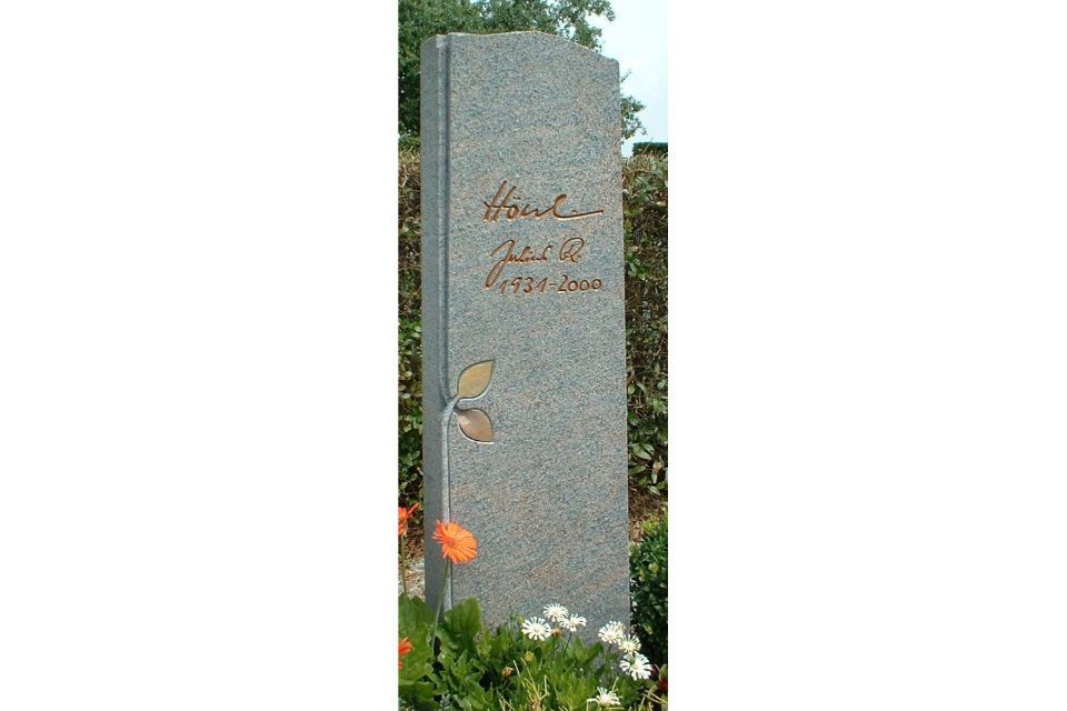 Hoher Grabstein