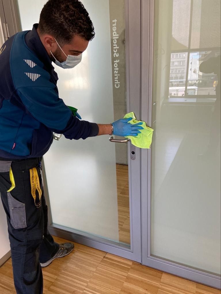 Desinfektions- & Sanitärreinigung