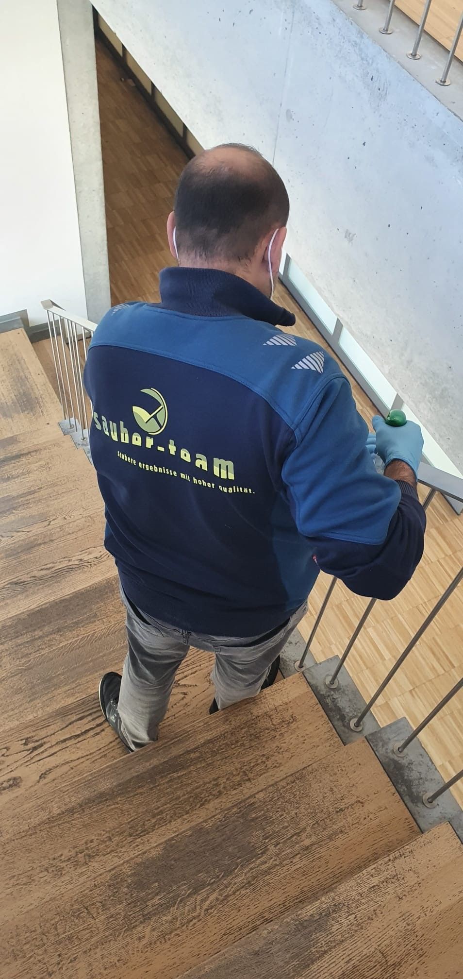 Desinfektions- & Sanitärreinigung