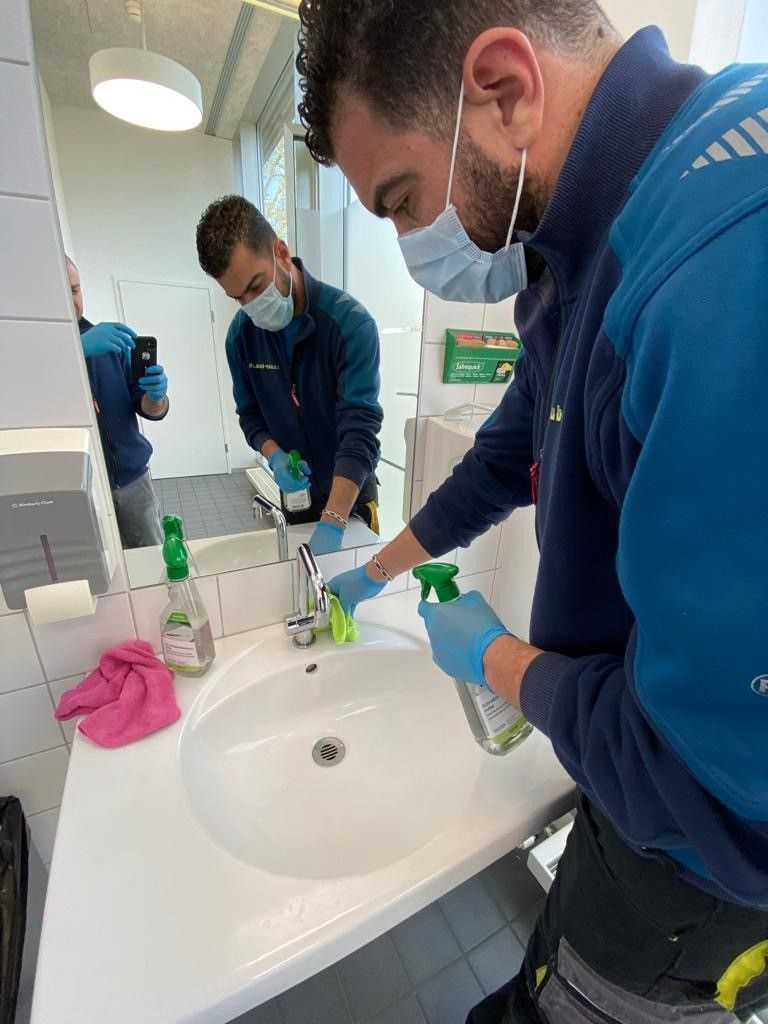 Desinfektions- & Sanitärreinigung