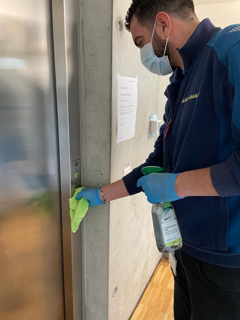 Desinfektions- & Sanitärreinigung