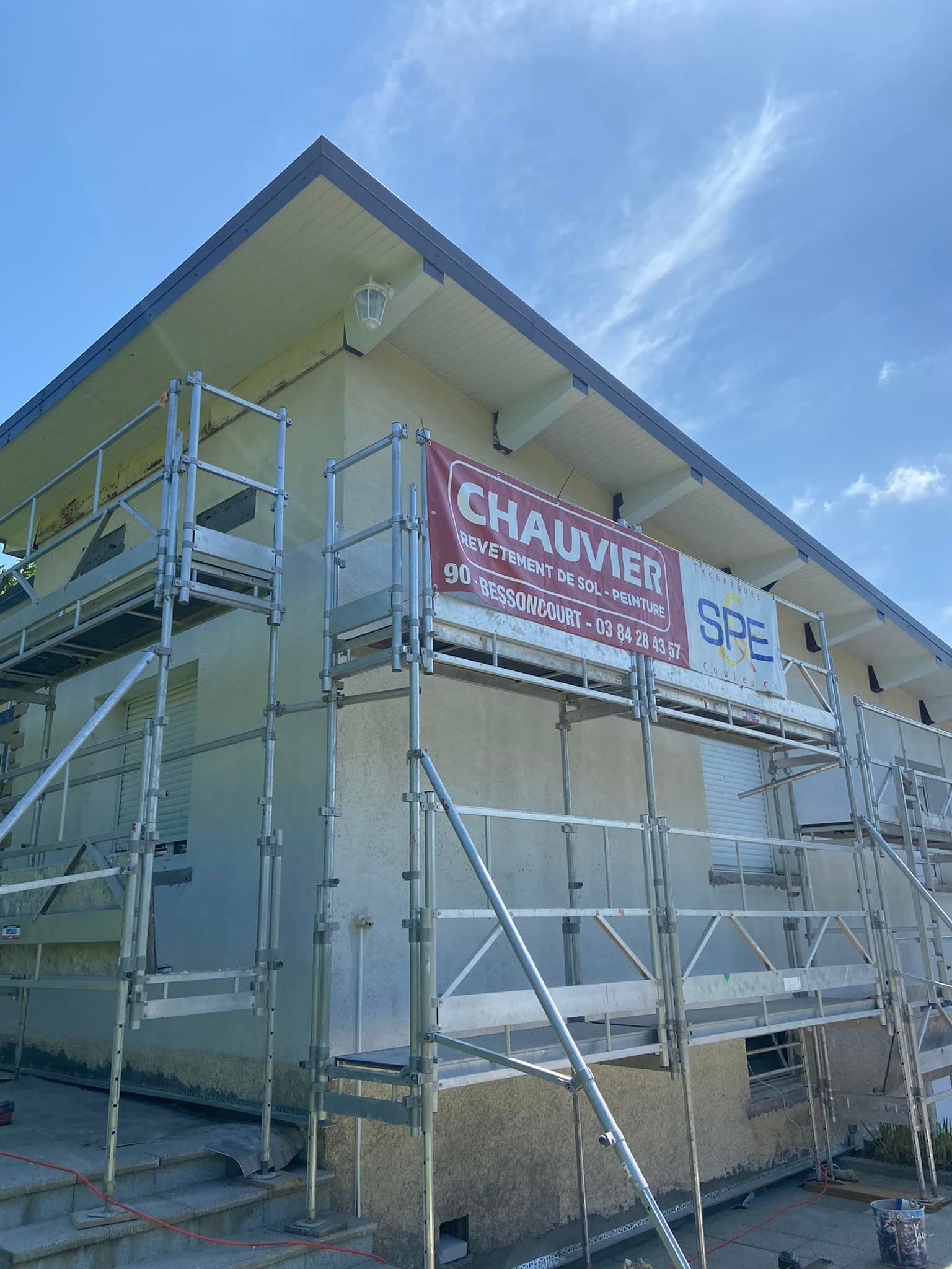 Ravalement de façade avec échafaudage CHAUVIER SAS