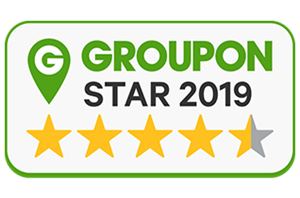 Ein grün-weißes Schild mit der Aufschrift „Groupon Star 2019“