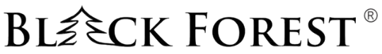 Schwarzwald-Logo mit schwarzem Text und einem stilisierten weißen Baum auf hellem Hintergrund