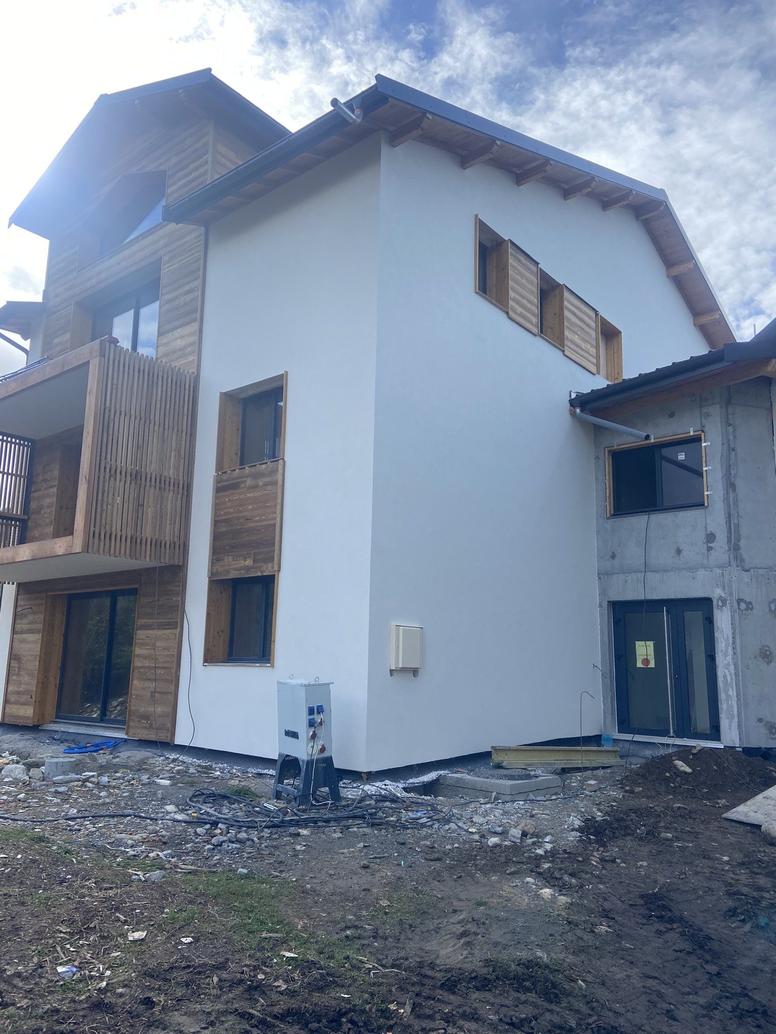 Peinture blanche de façade