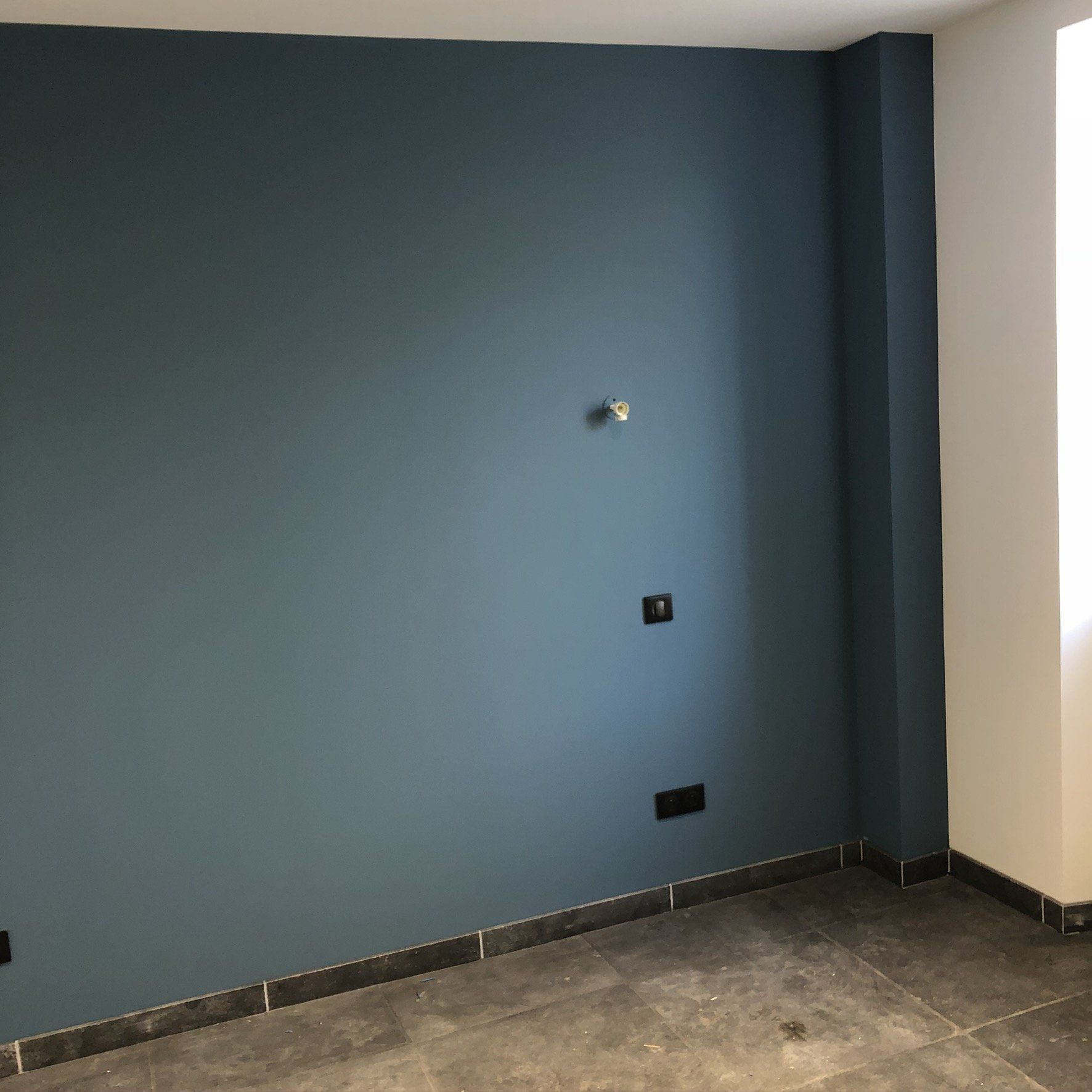 Peinture gris bleuté