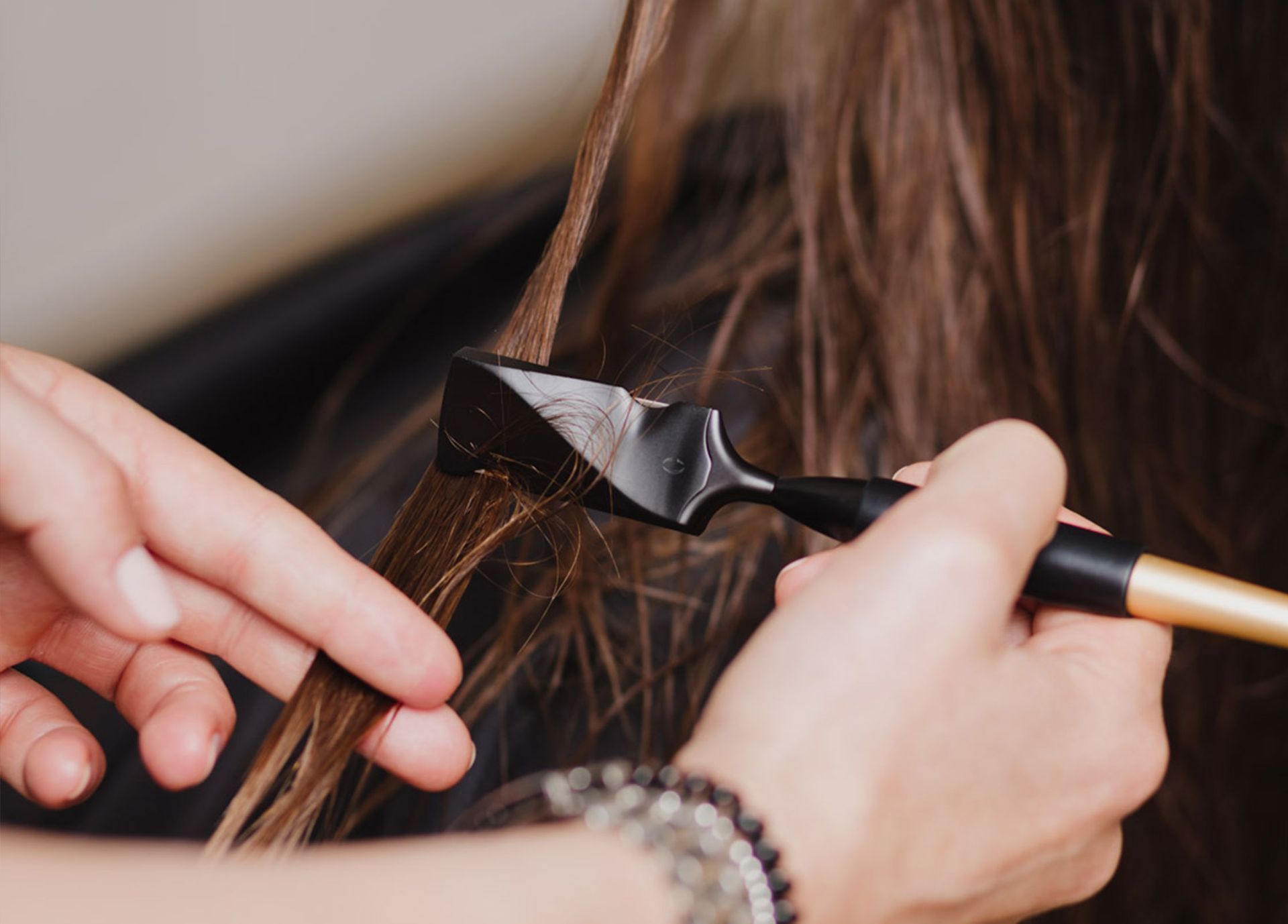 Ein Schild mit der Aufschrift „Bild folgt in kurzer“ auf weißem Hintergrund.