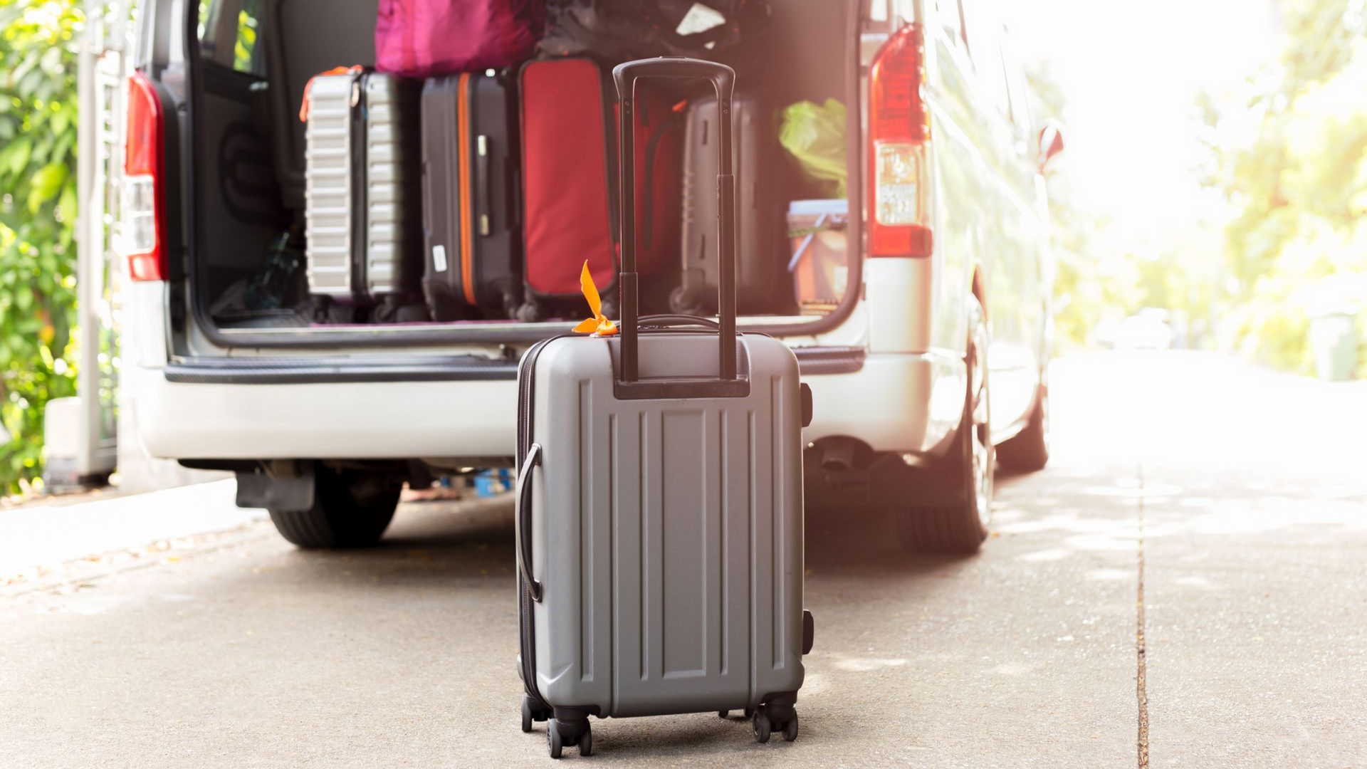 Rangement valises dans un coffre