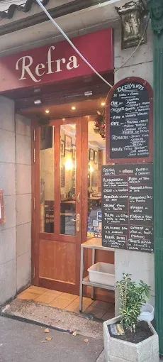 Entrada a un restaurante llamado