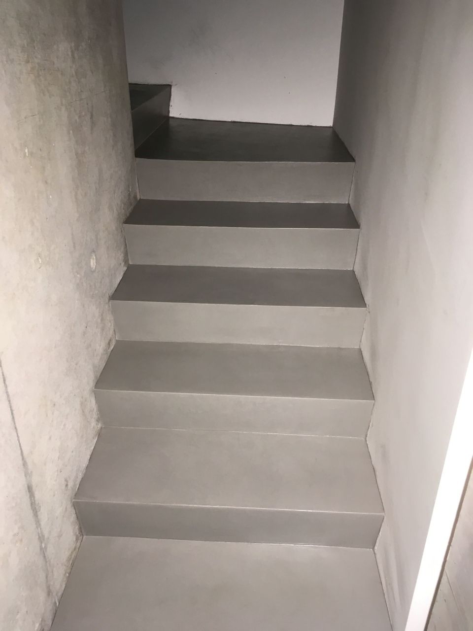 Rivestimenti in microcemento per scale - Resiflex