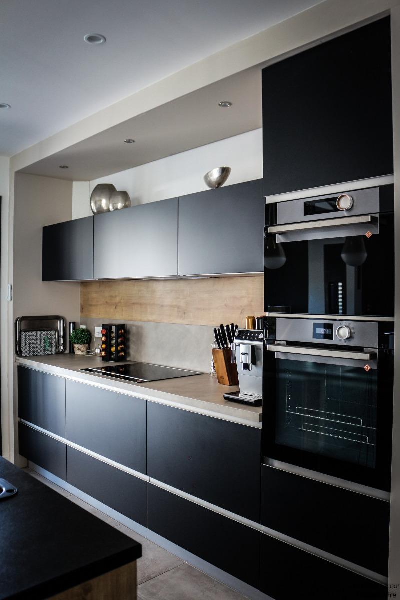 Photo d'une cuisine épurée.