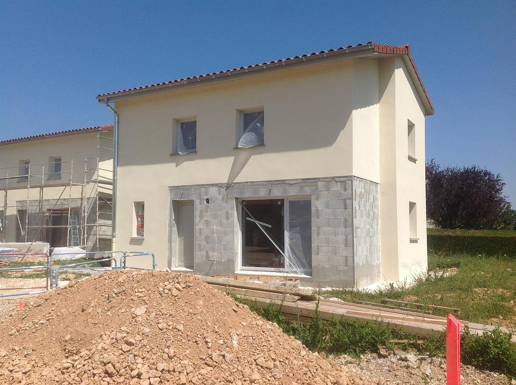 20.07.2018 OPH MACON HABITAT - SENNECE LES MACON - Enduits en cours