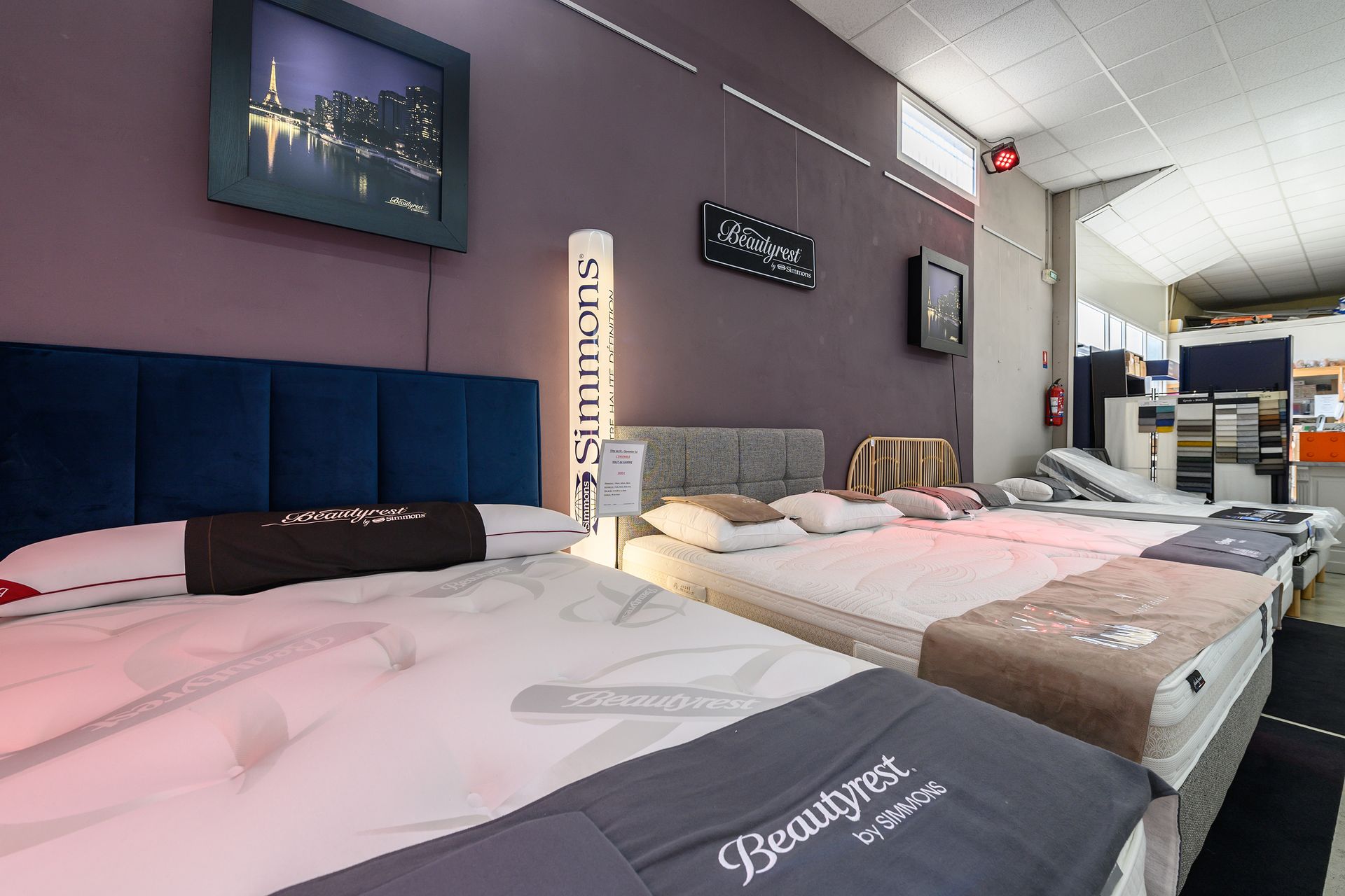 Espace dédié au matelas Simmons lors d'un salon