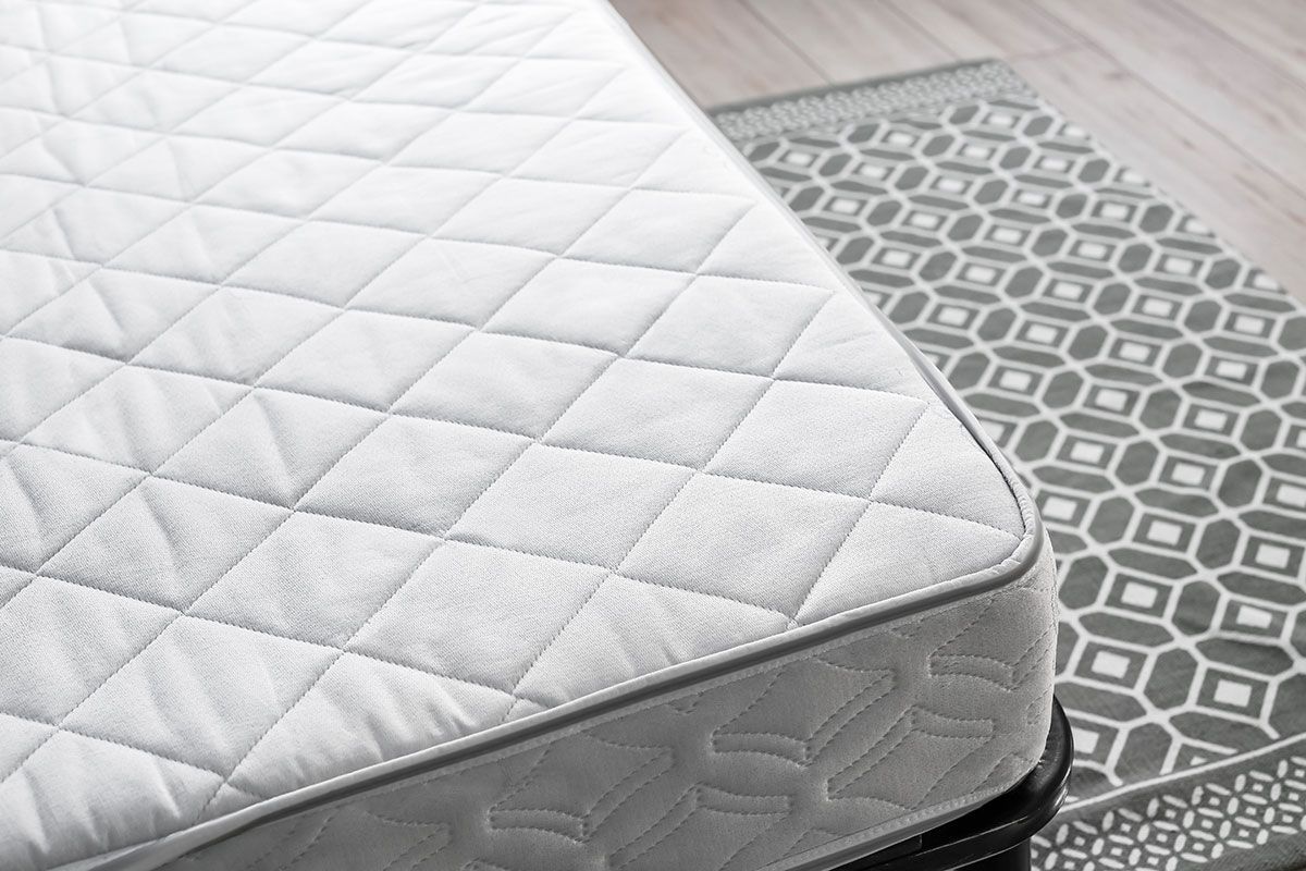 Focus sur un matelas blanc