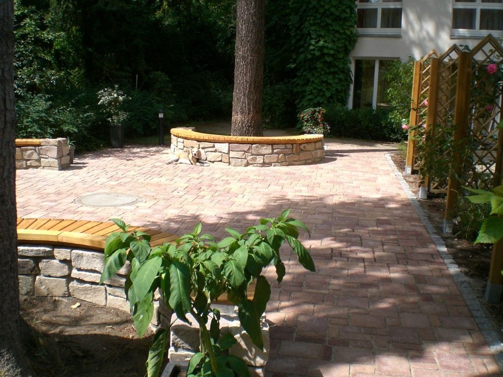 Terrasse mit Sitzbank