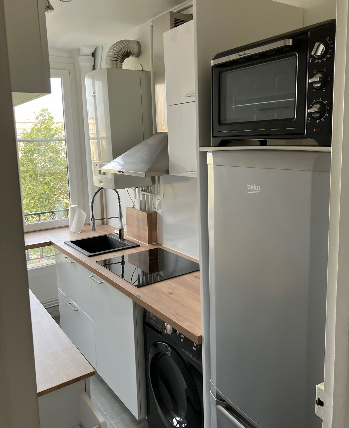 Un four sur un frigo