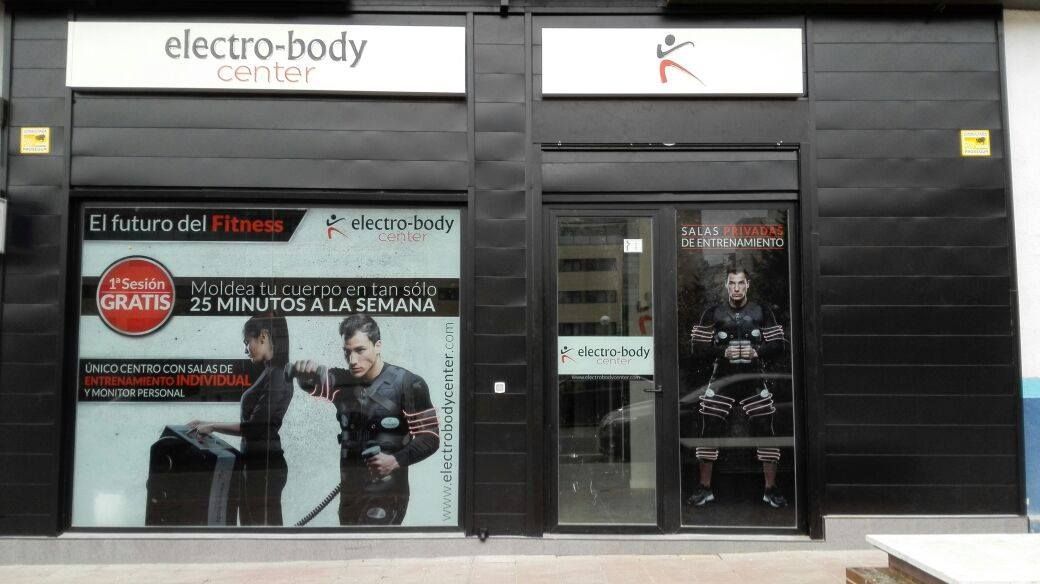 Una imagen del frente de un centro de electro carrocería.