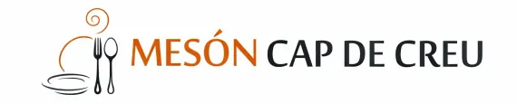 Logotipo del restaurante Mes&oacute;n Cap de Creu con tenedor, cuchara, plato y vapor.