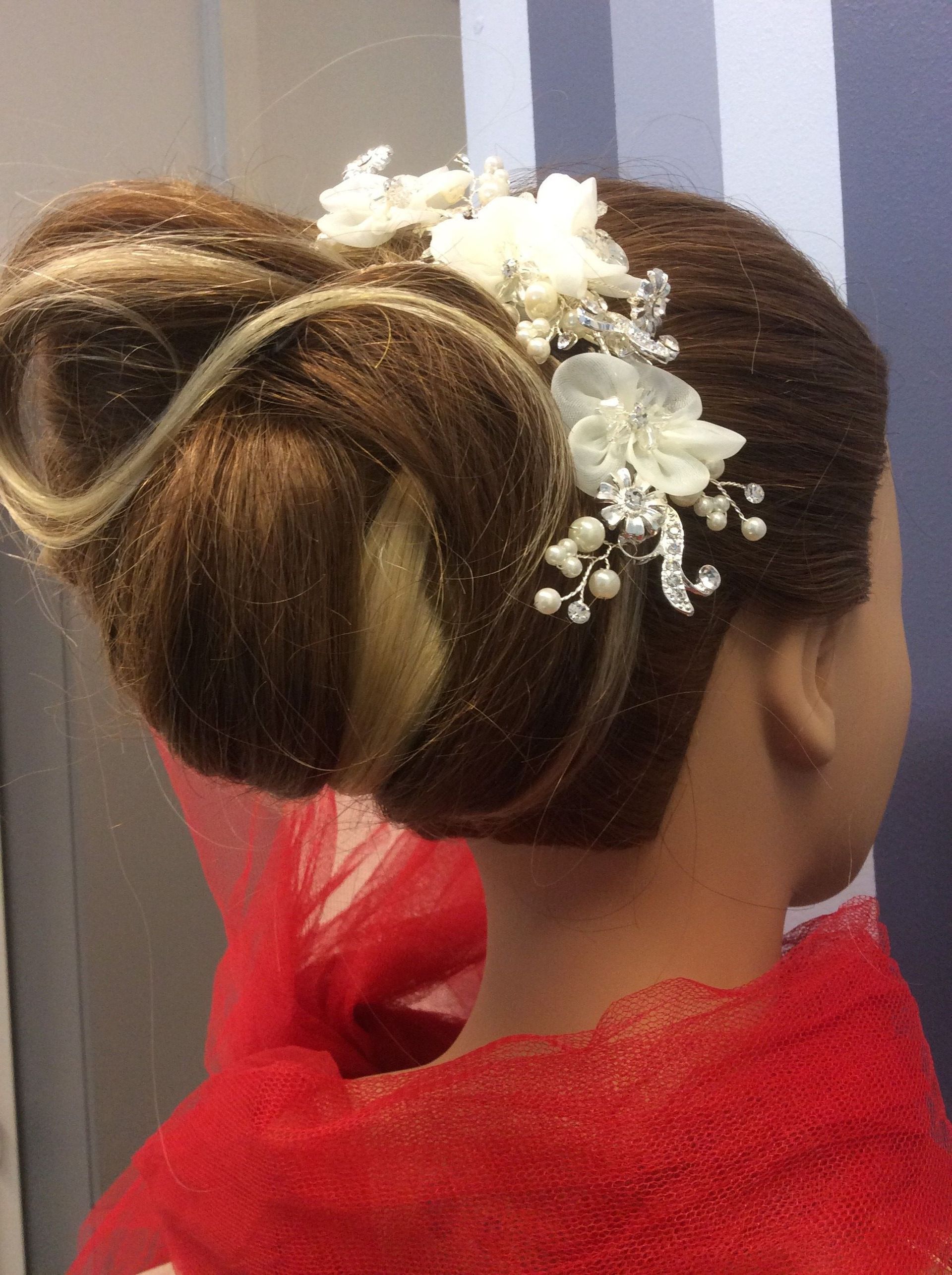 Hochsteckfrisur - Coiffure Charme