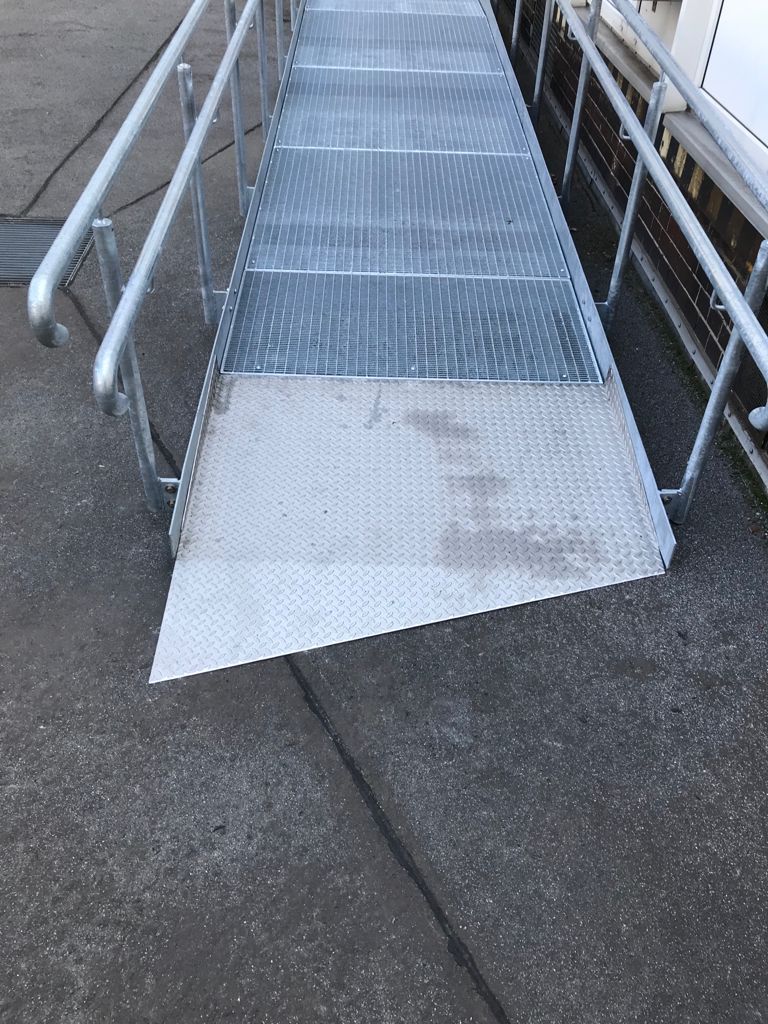 Rollstuhlrampe von der Lahr, Gawron GmbH