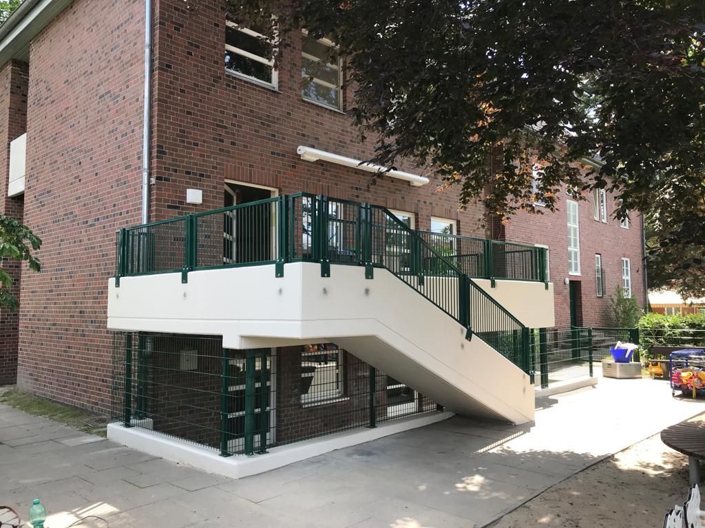 Balkongeländer und Handlauf von der Lahr, Gawron GmbH