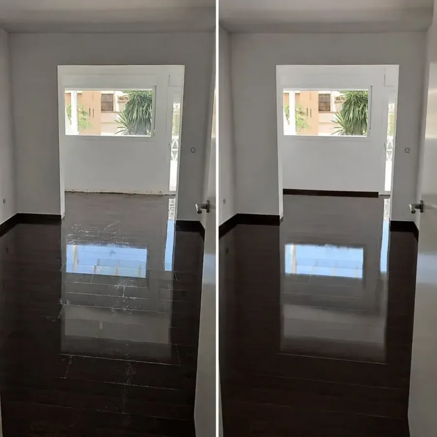 Habitación vacía con suelo de madera oscura, mostrada en una comparación del antes y el después.