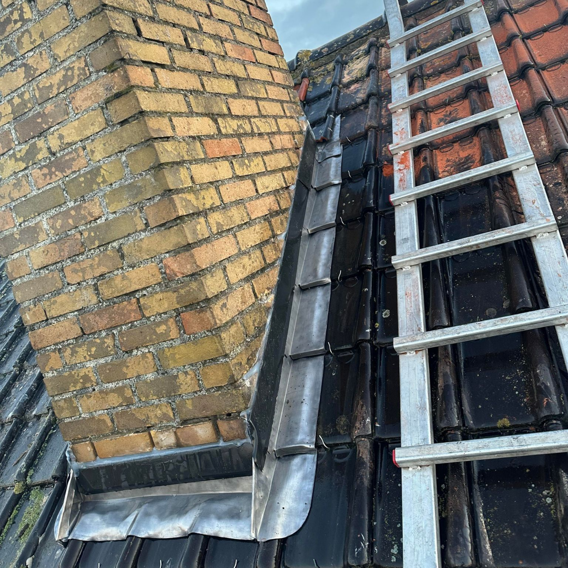 Cheminée avec solin.