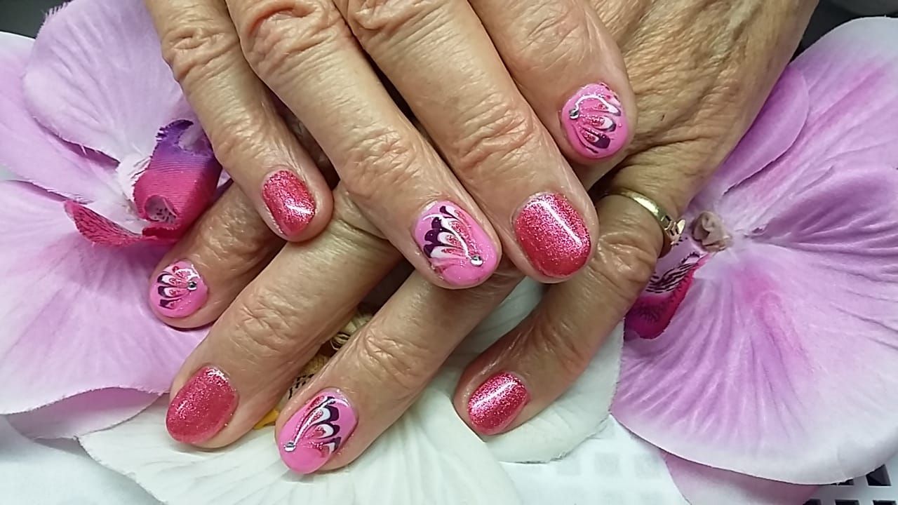 DIA Nails and Beauty