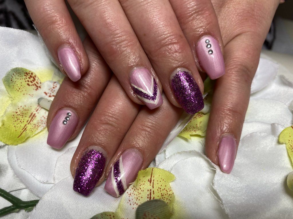 DIA Nails and Beauty