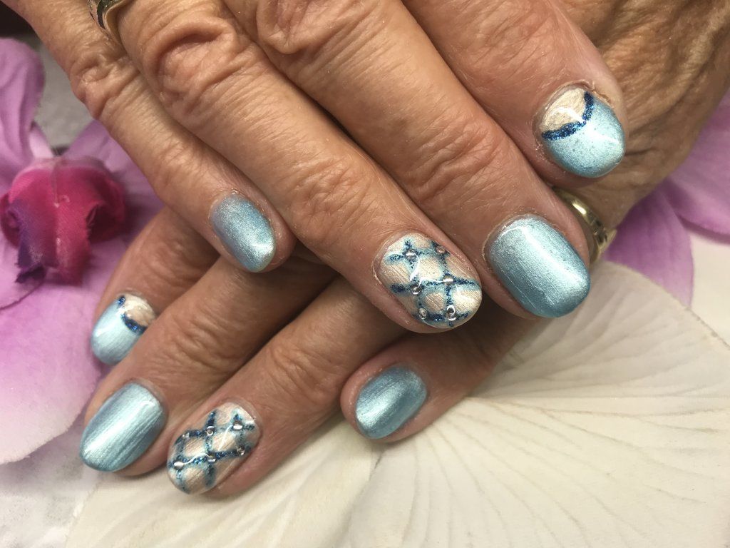 DIA Nails and Beauty