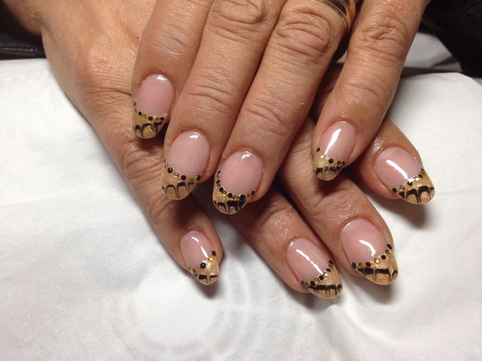 DIA Nails and Beauty