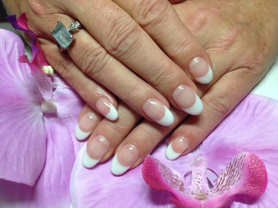 DIA Nails and Beauty