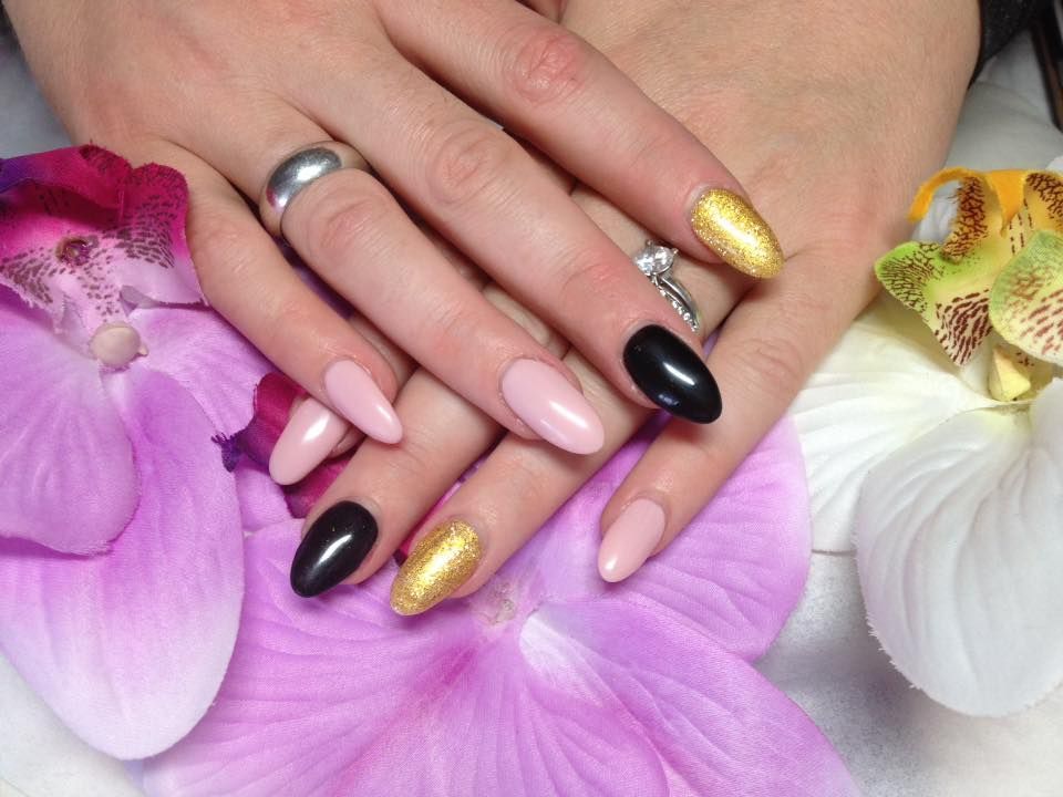 DIA Nails and Beauty