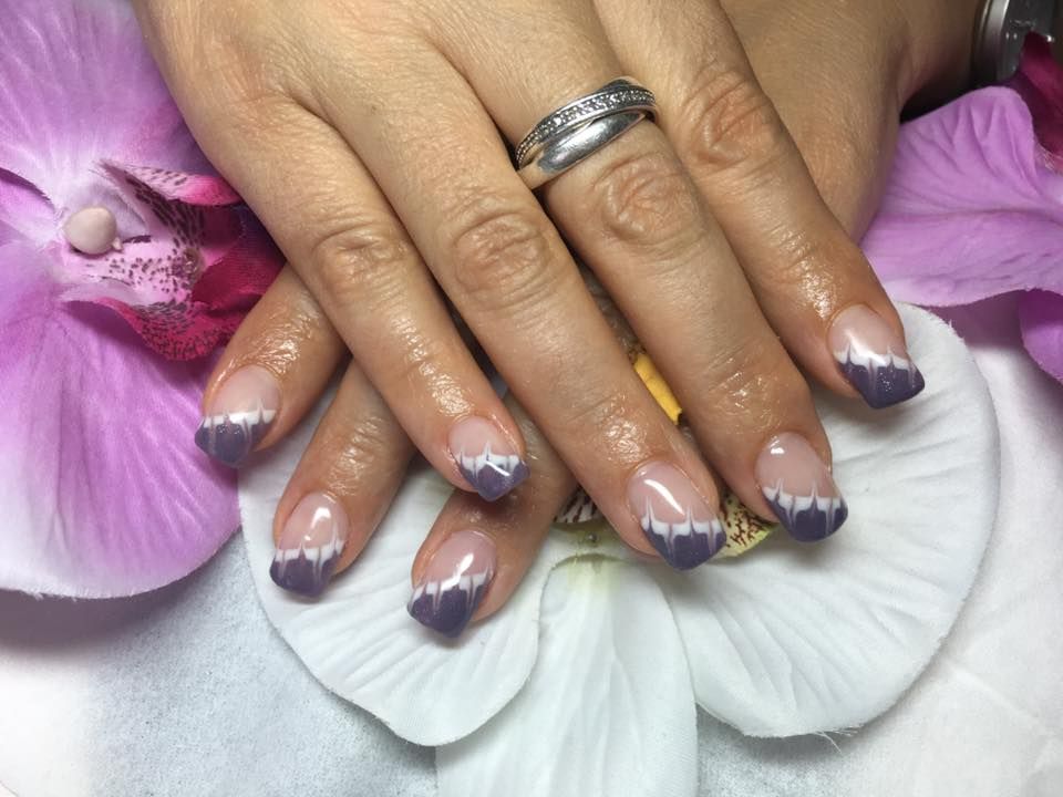 DIA Nails and Beauty