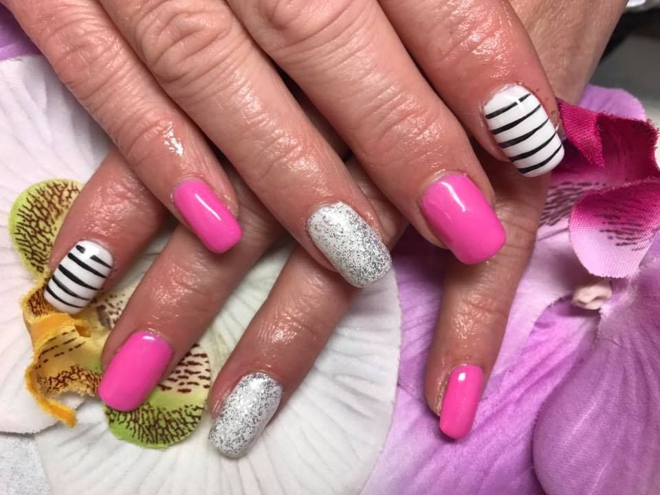 DIA Nails and Beauty