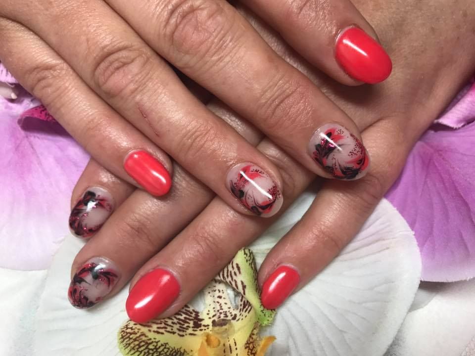 DIA Nails and Beauty