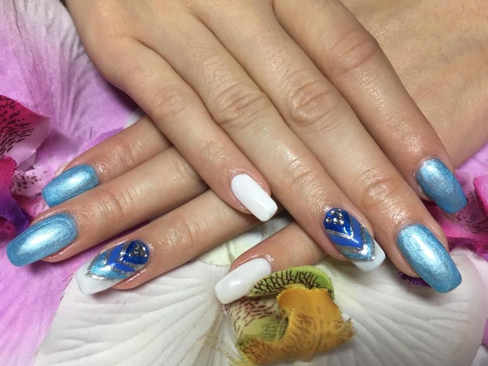 DIA Nails and Beauty
