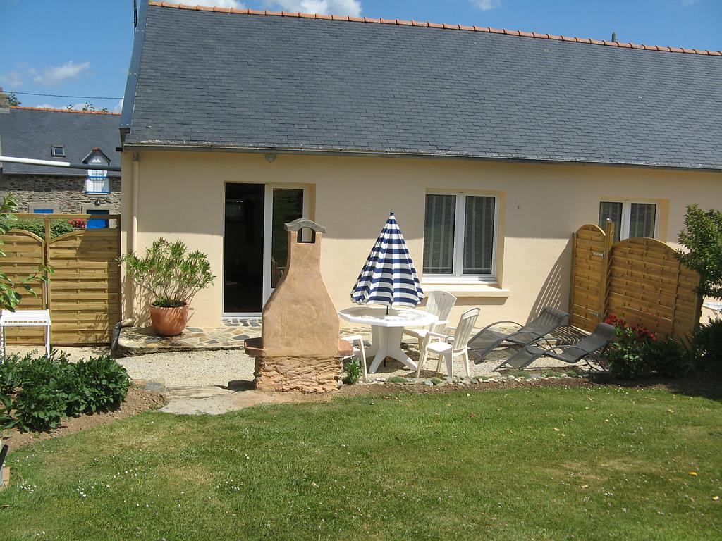 Le camping Ty Rouz dispose de deux chalets pour toute la famille