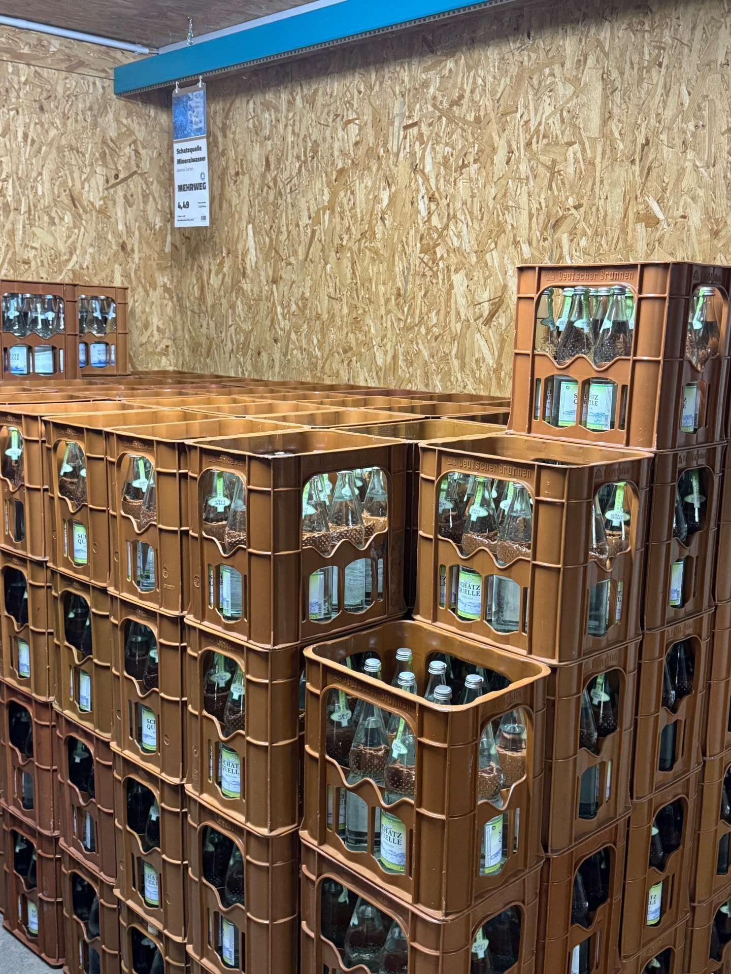 Getränkekisten im Laden