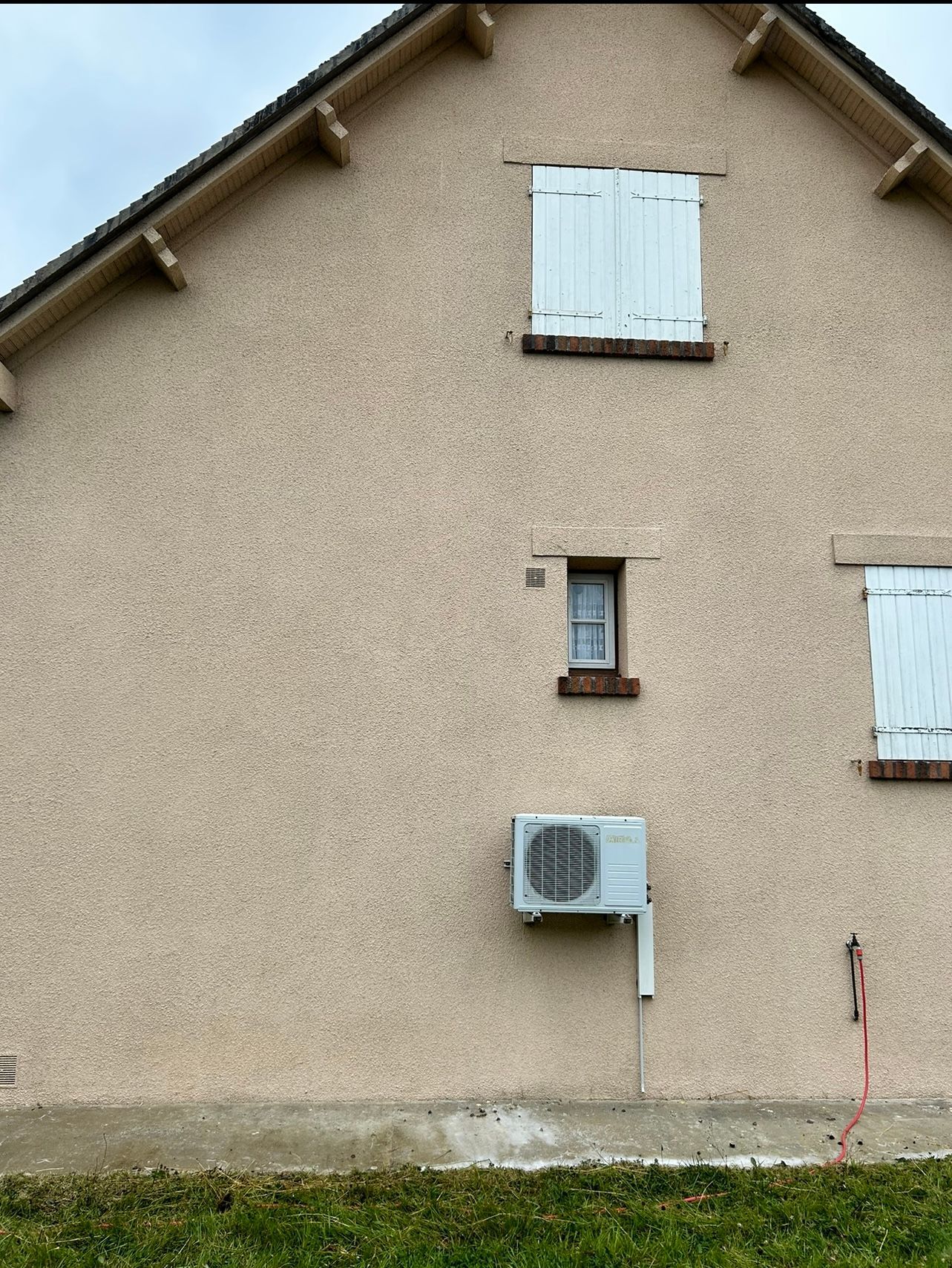 Nettoyage de murs extérieurs - Après