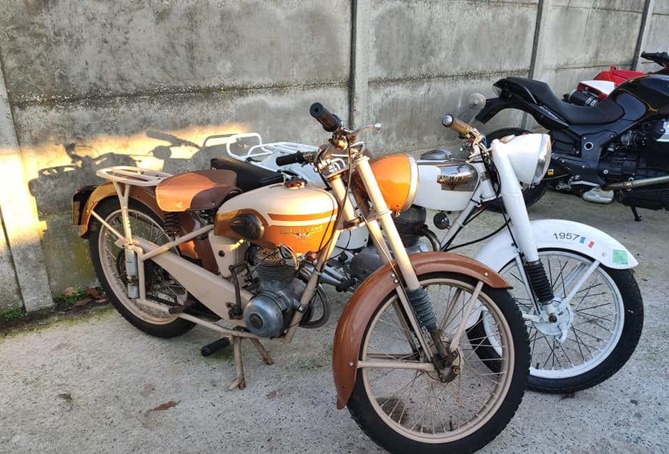 Motos anciennes restaurées