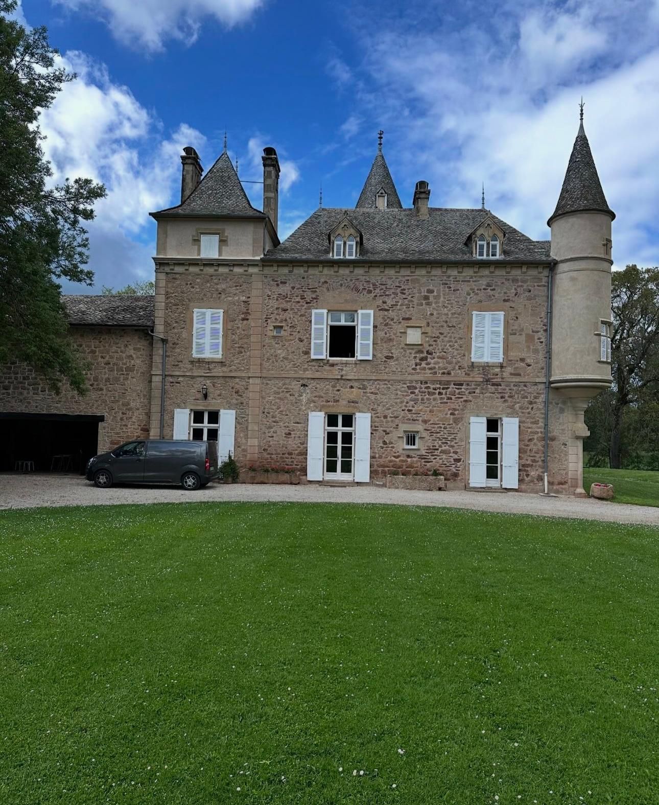 Une devanture de château