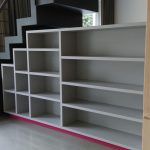 Rückseitiges Bücherregal, Schreinerei Molitor