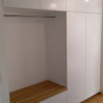Garderobe und Haushaltsschrank in Weiß, Schreinerei Molitor