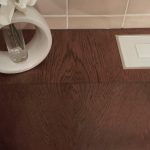 Durchlaufende Maserung bei Verkleidung der Vorsatzwand von Schreinerei Molitor