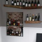 Alter Fachwerkbalken zu Weinregal umfunktioniert, Schreinerei Molitor