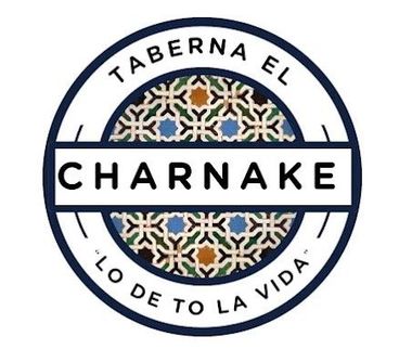 Logotipo para Taberna El Charnake, con diseño de mosaico, texto y borde circular.