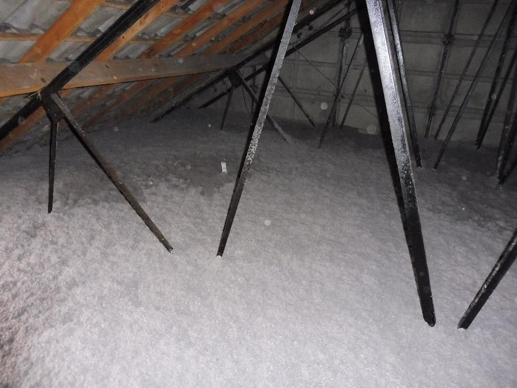 Combles recouverts de matière isolante