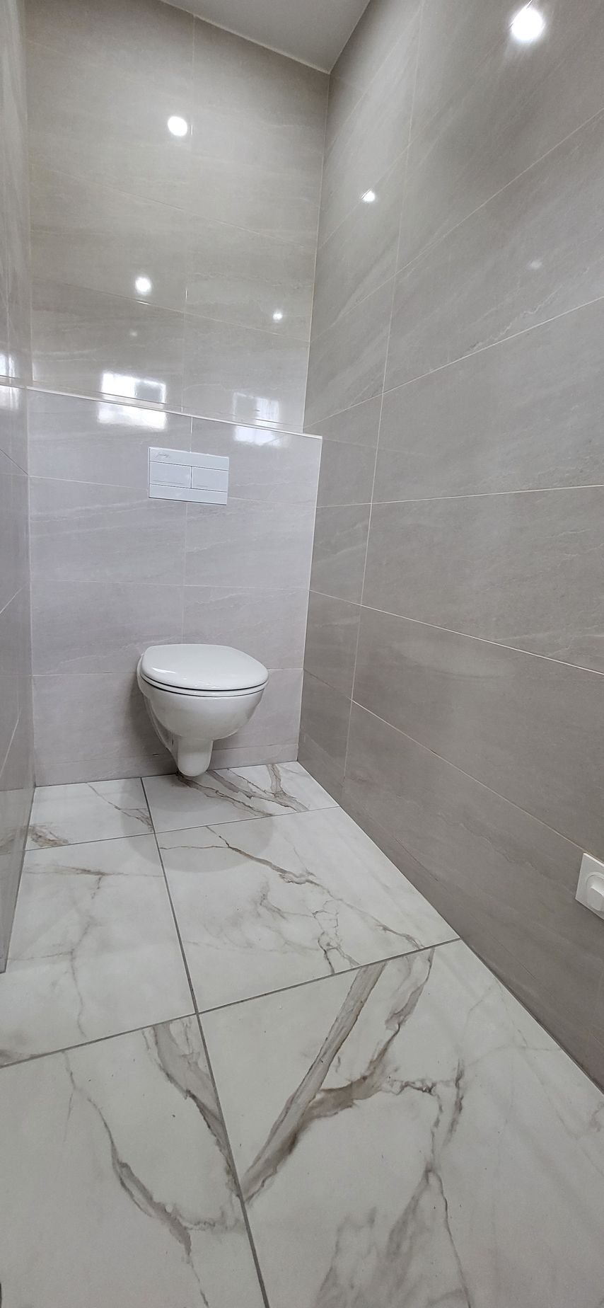 Salle de bains carrelée